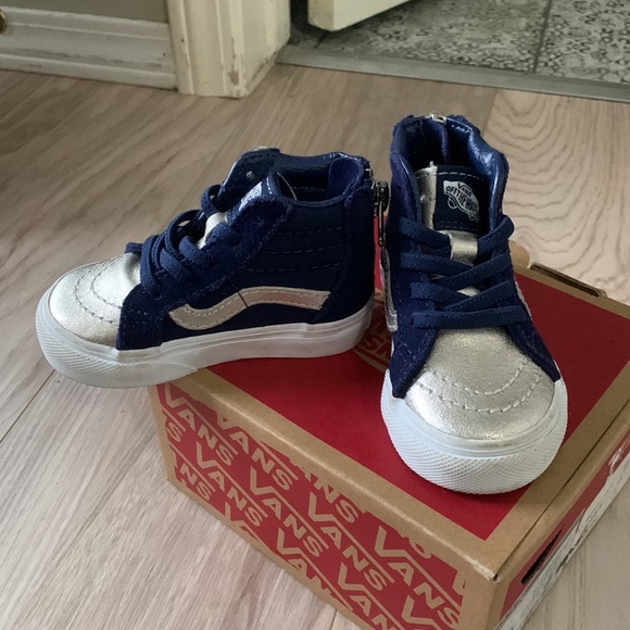 Like New Baby Toddler High Top Vans - size 4T - Picture 5 of 9